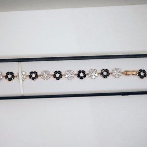 Beautiful Black and White flower bracelet